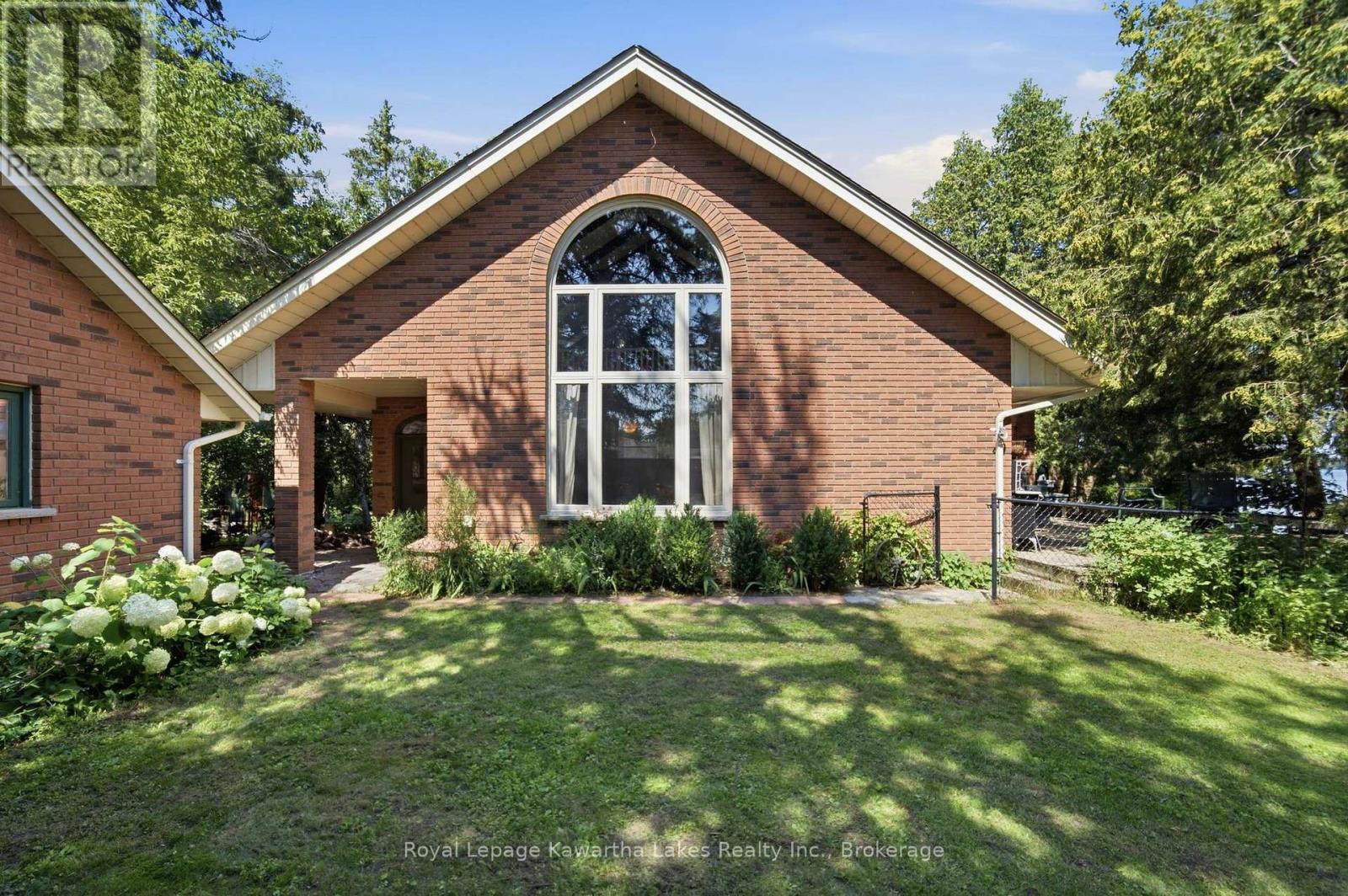 100 PINEWOOD BOULEVARD - Image 33
