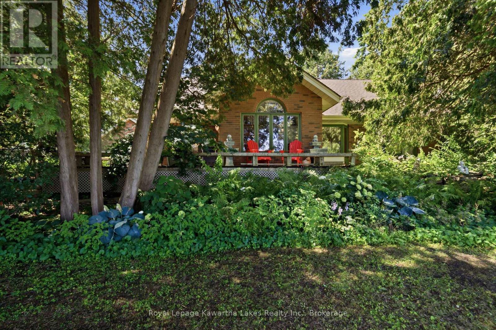 100 PINEWOOD BOULEVARD - Image 35
