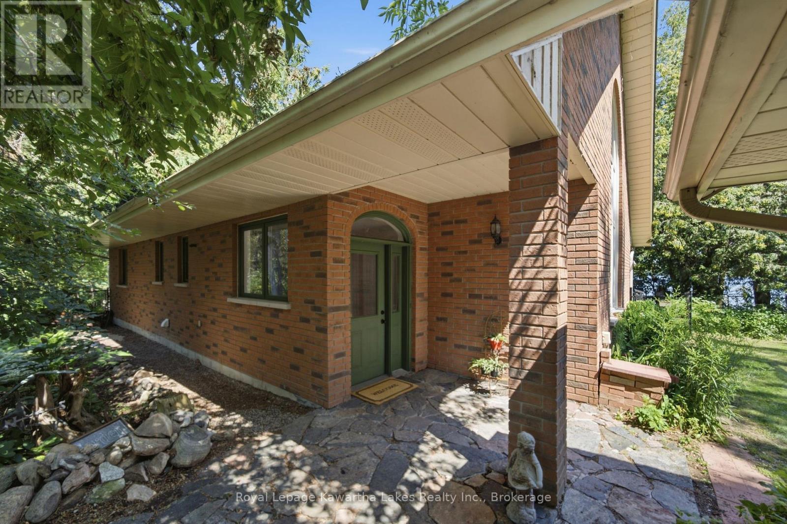 100 PINEWOOD BOULEVARD - Image 4
