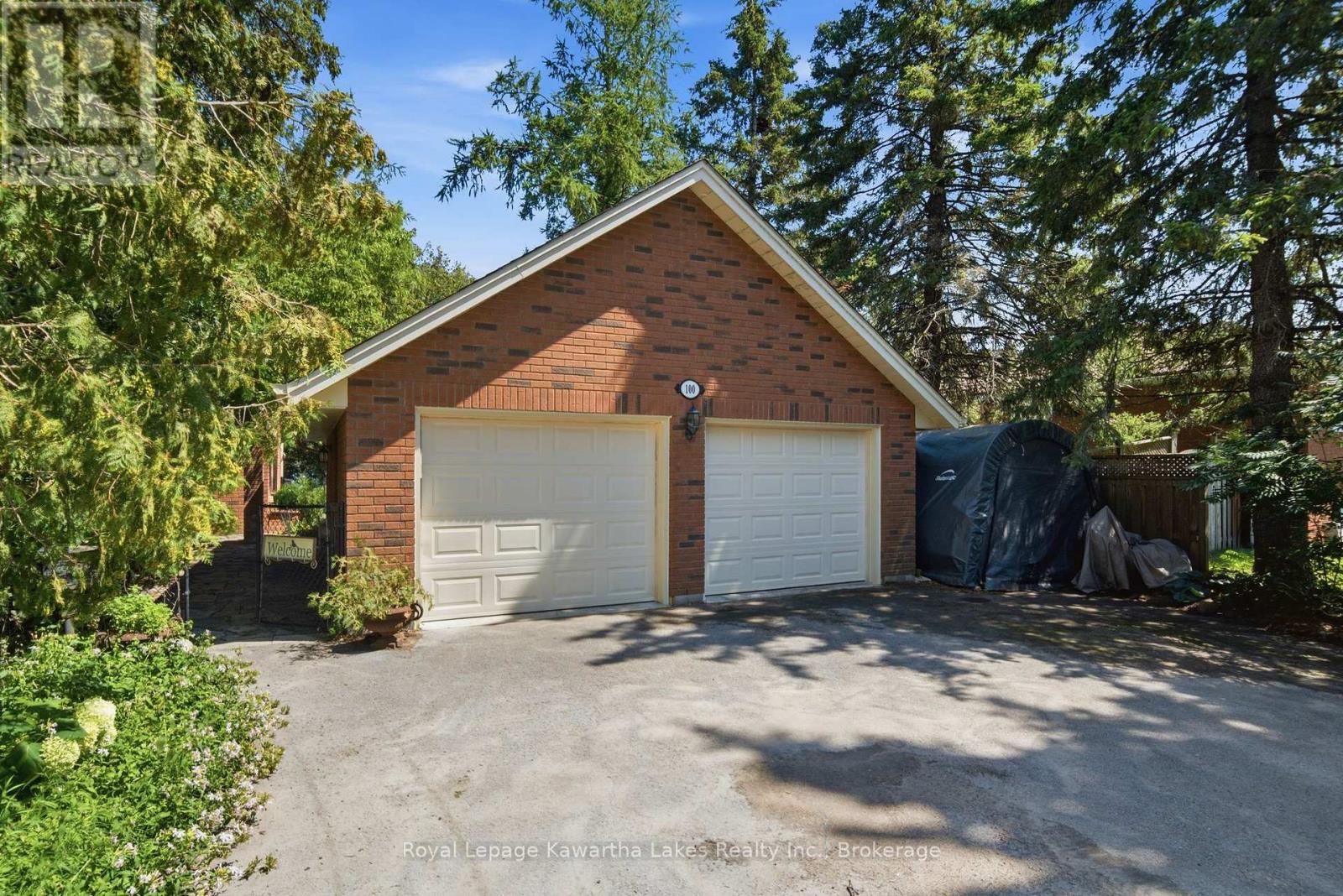 100 PINEWOOD BOULEVARD - 43