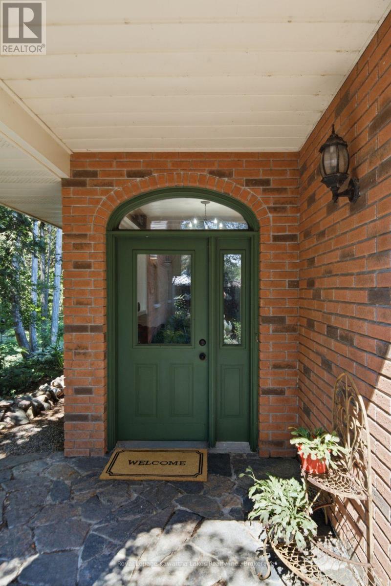 100 PINEWOOD BOULEVARD - Image 5