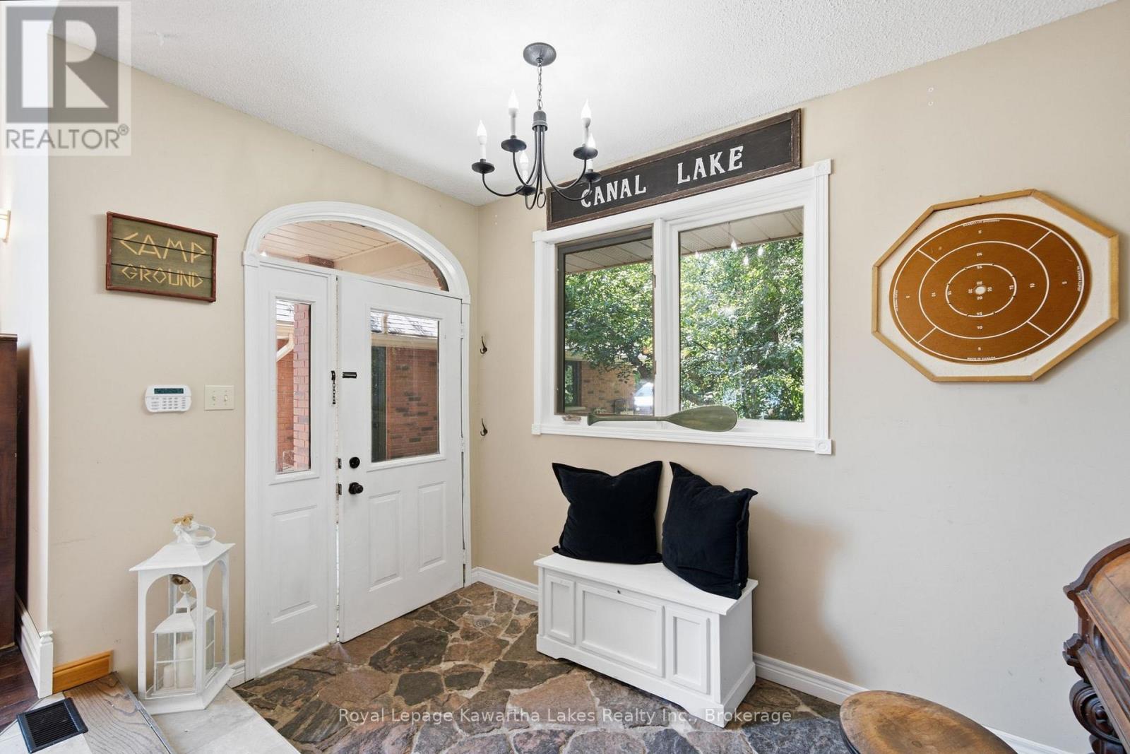 100 PINEWOOD BOULEVARD - Image 6