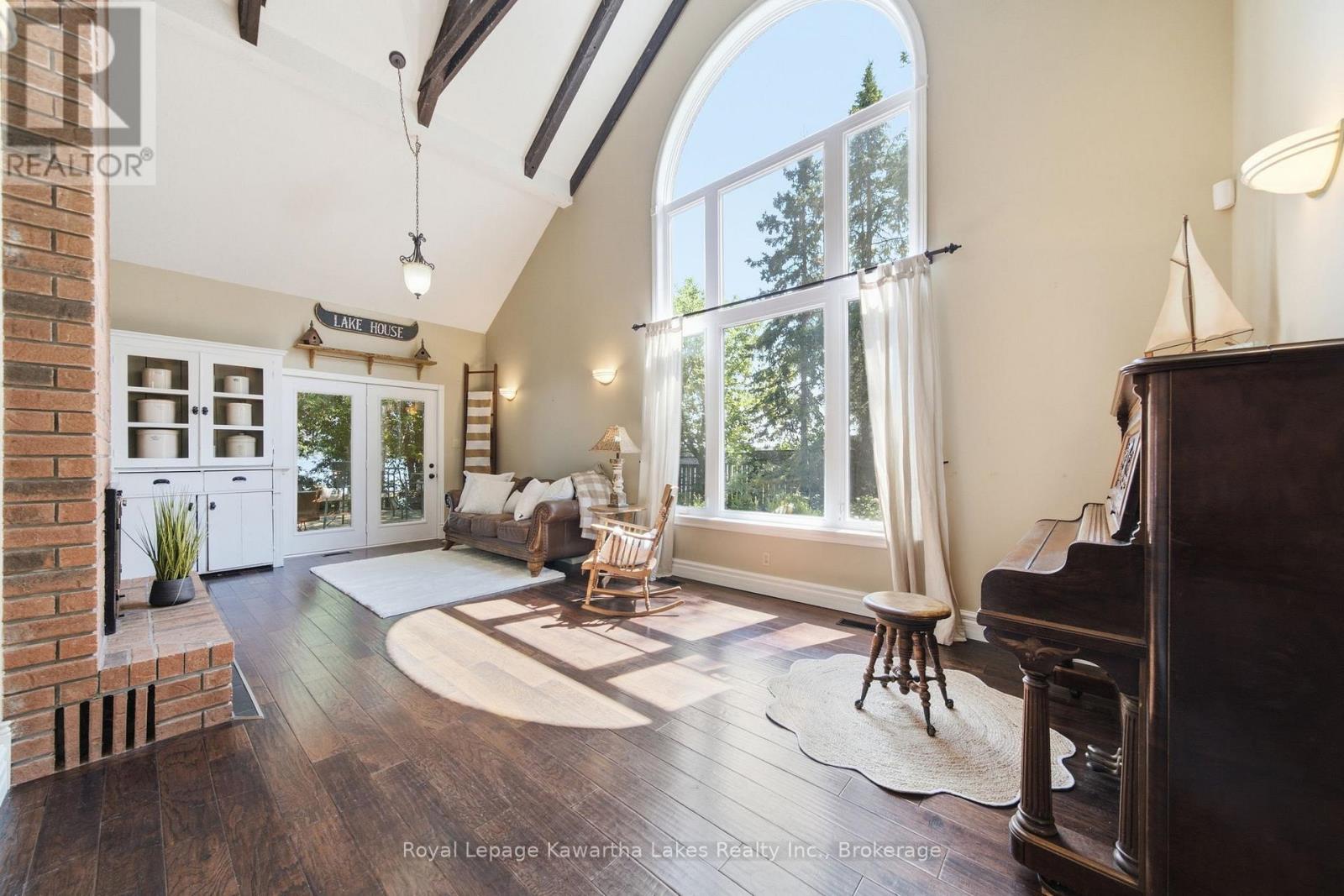 100 PINEWOOD BOULEVARD - 8