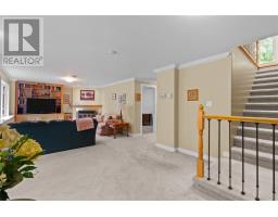 48 Squires Avenue thumbnail 26