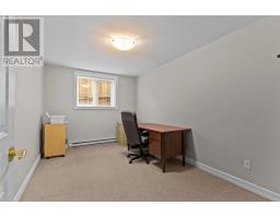 48 Squires Avenue thumbnail 32