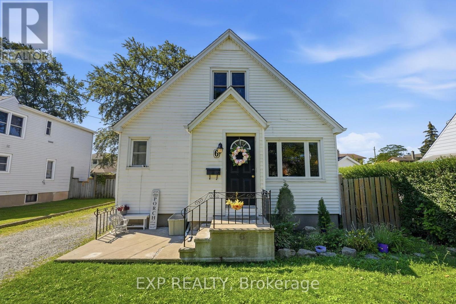 6 CEDARDALE AVENUE - 1