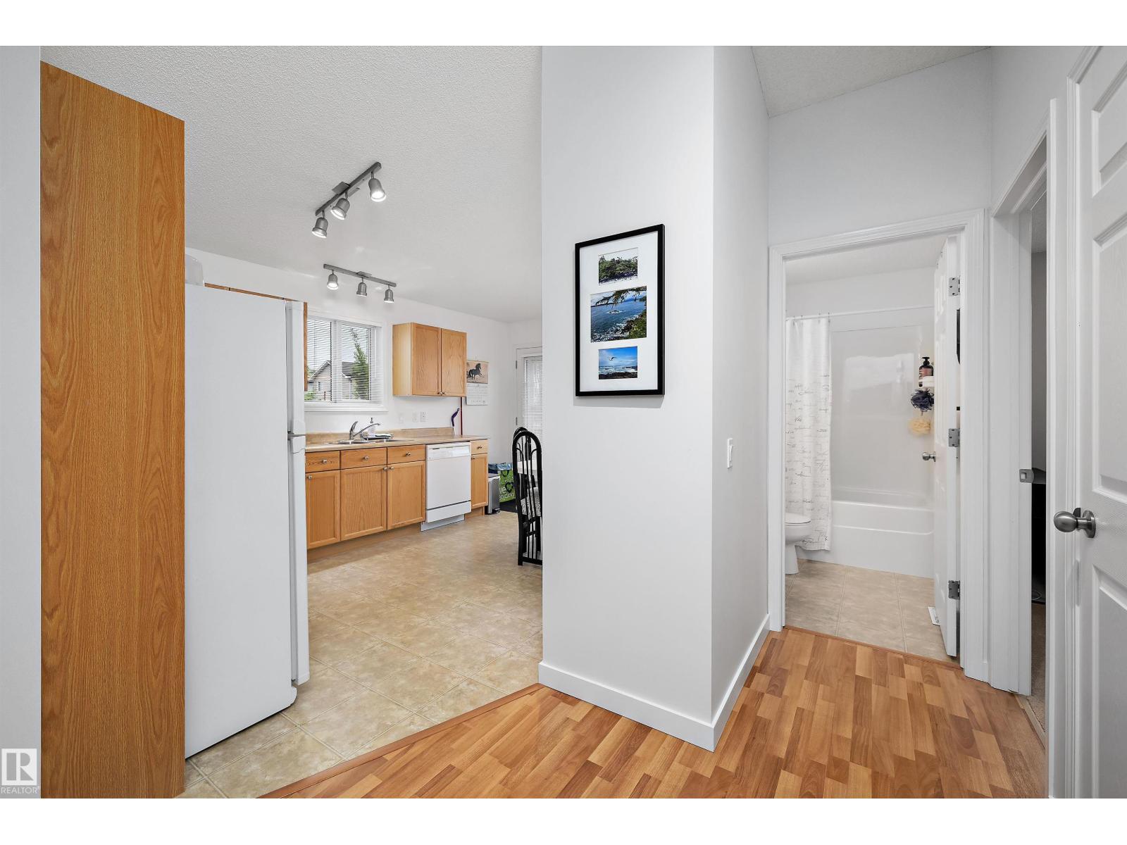 3344 24 AV NW - 16