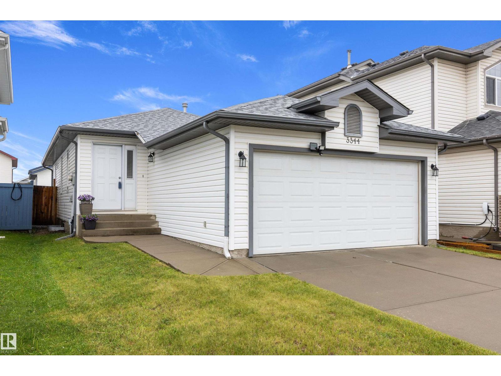 3344 24 AV NW - 2