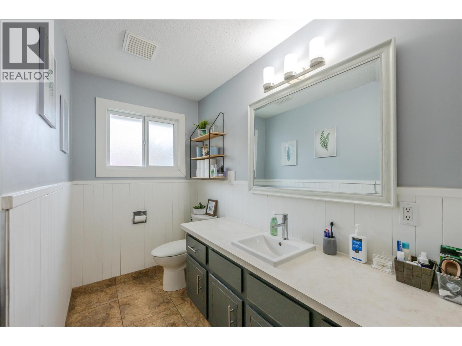 1418 FAIRVIEW Road, Oliver