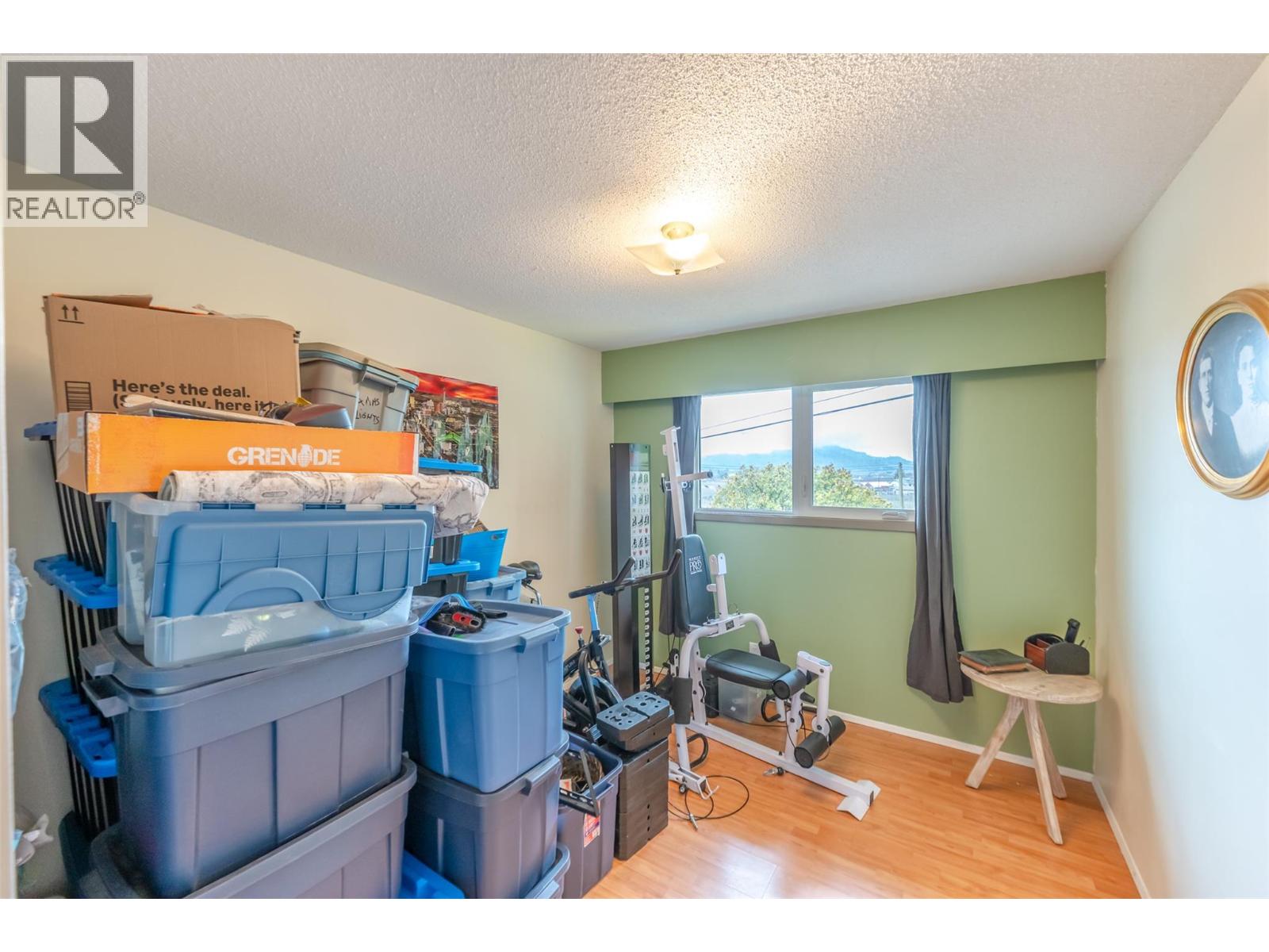 1418 FAIRVIEW Road, Oliver