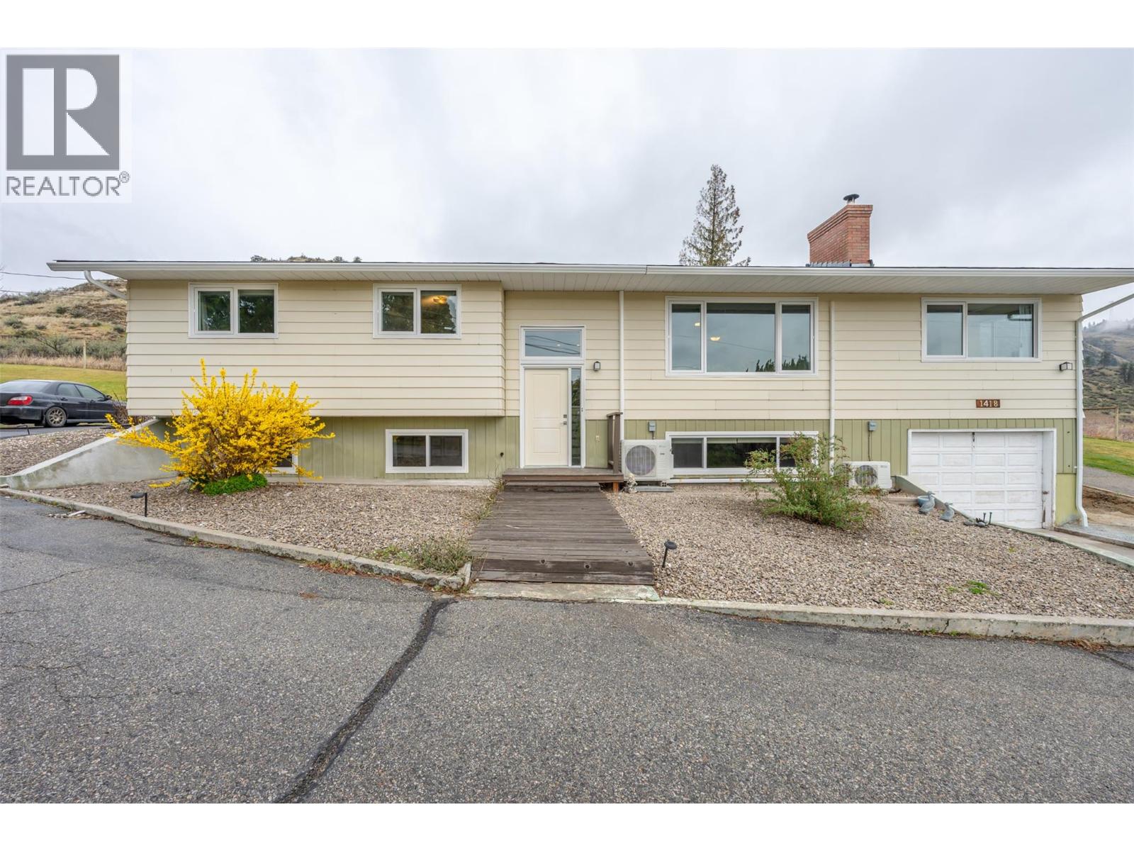 1418 FAIRVIEW Road - 1