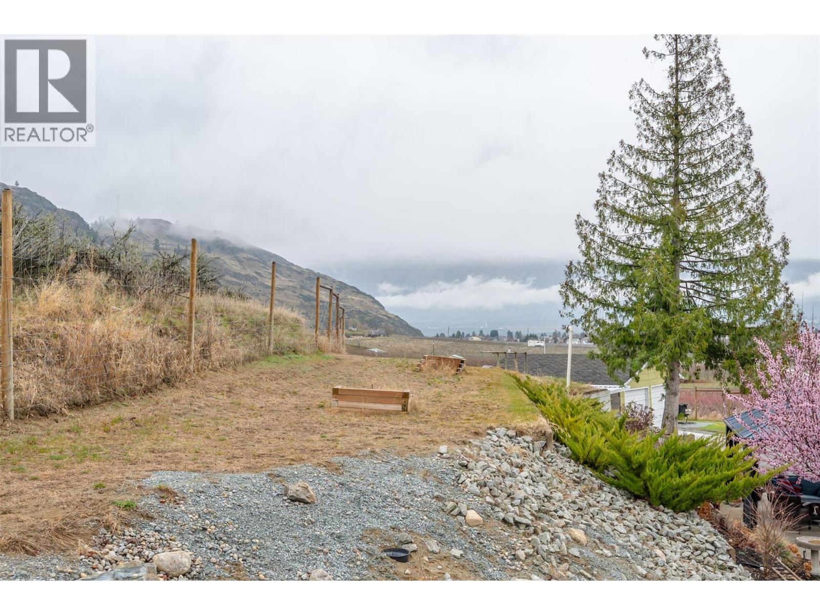 1418 FAIRVIEW Road, Oliver