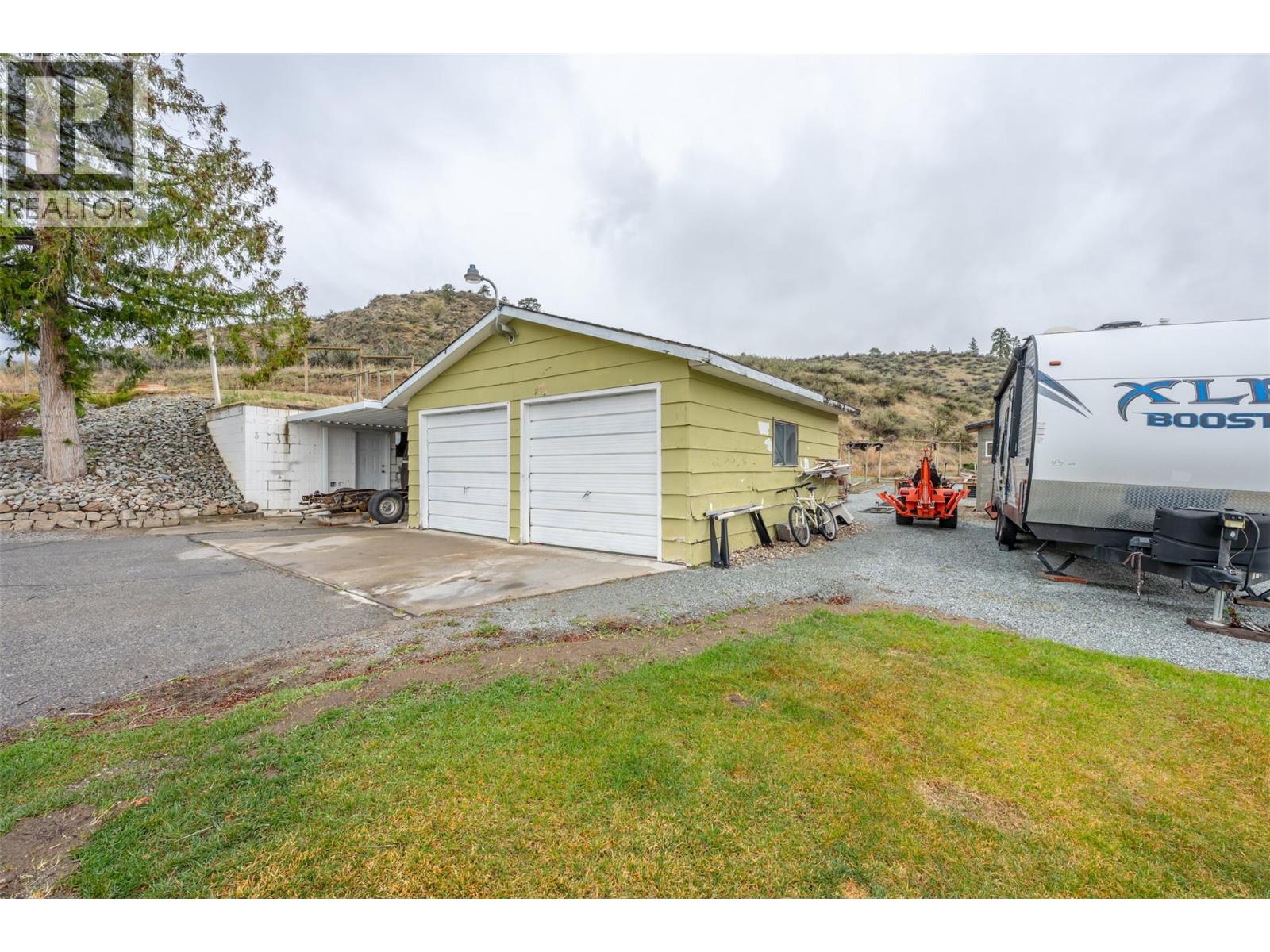 1418 FAIRVIEW Road, Oliver