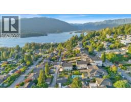 4 7275 Ridge Drive, Burnaby, BC V5A1B4 Photo 7