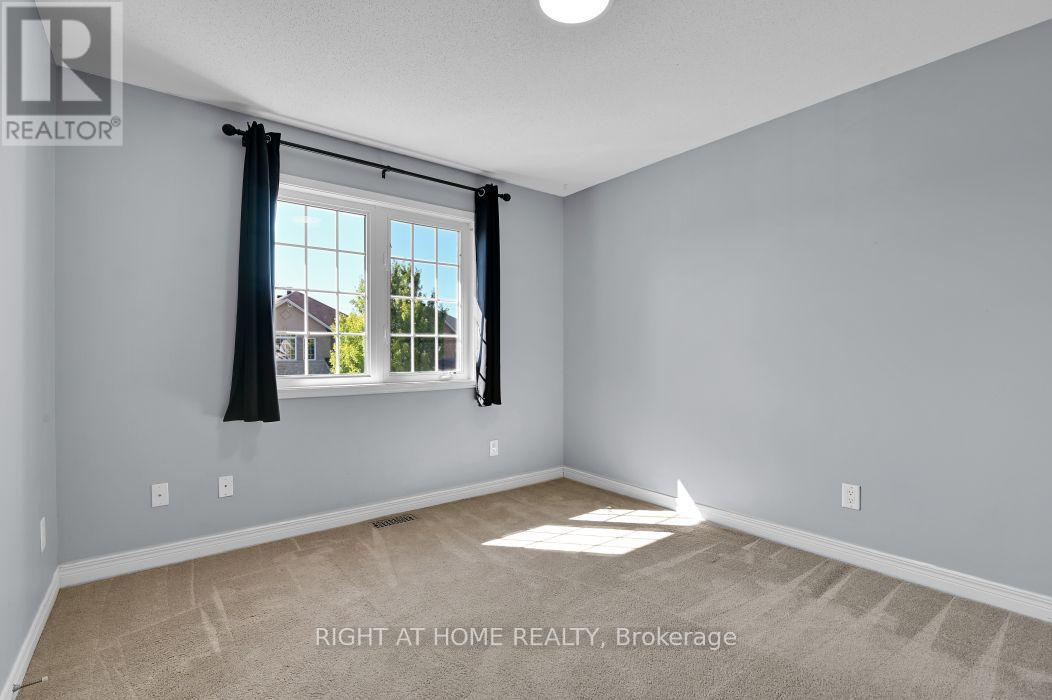196 LAMPLIGHTERS DRIVE - 22