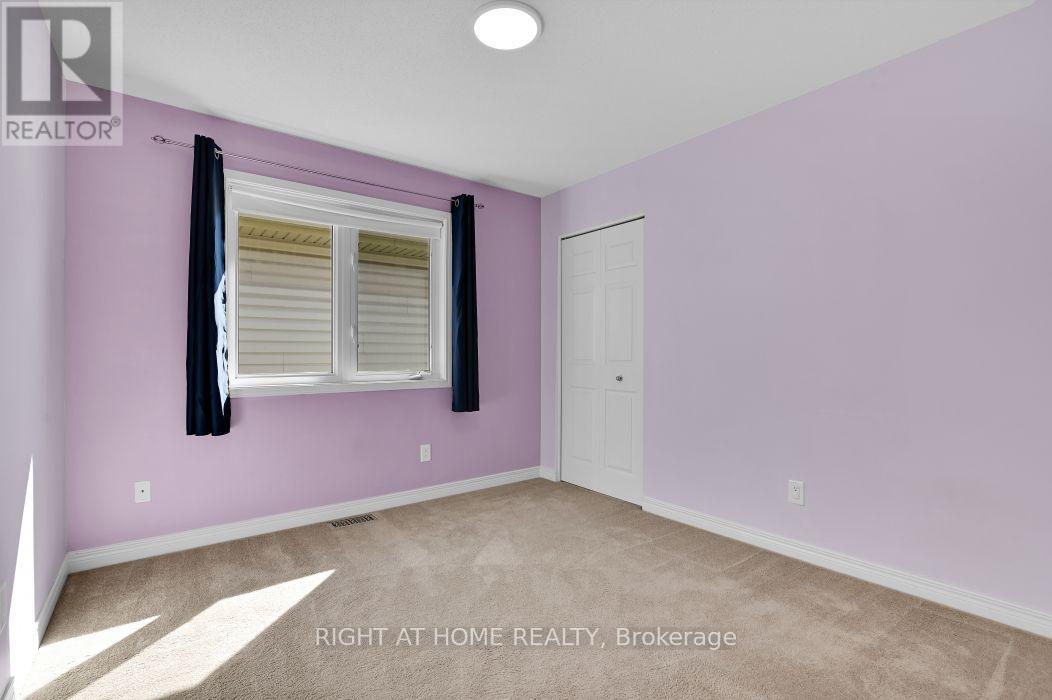 196 LAMPLIGHTERS DRIVE - 23