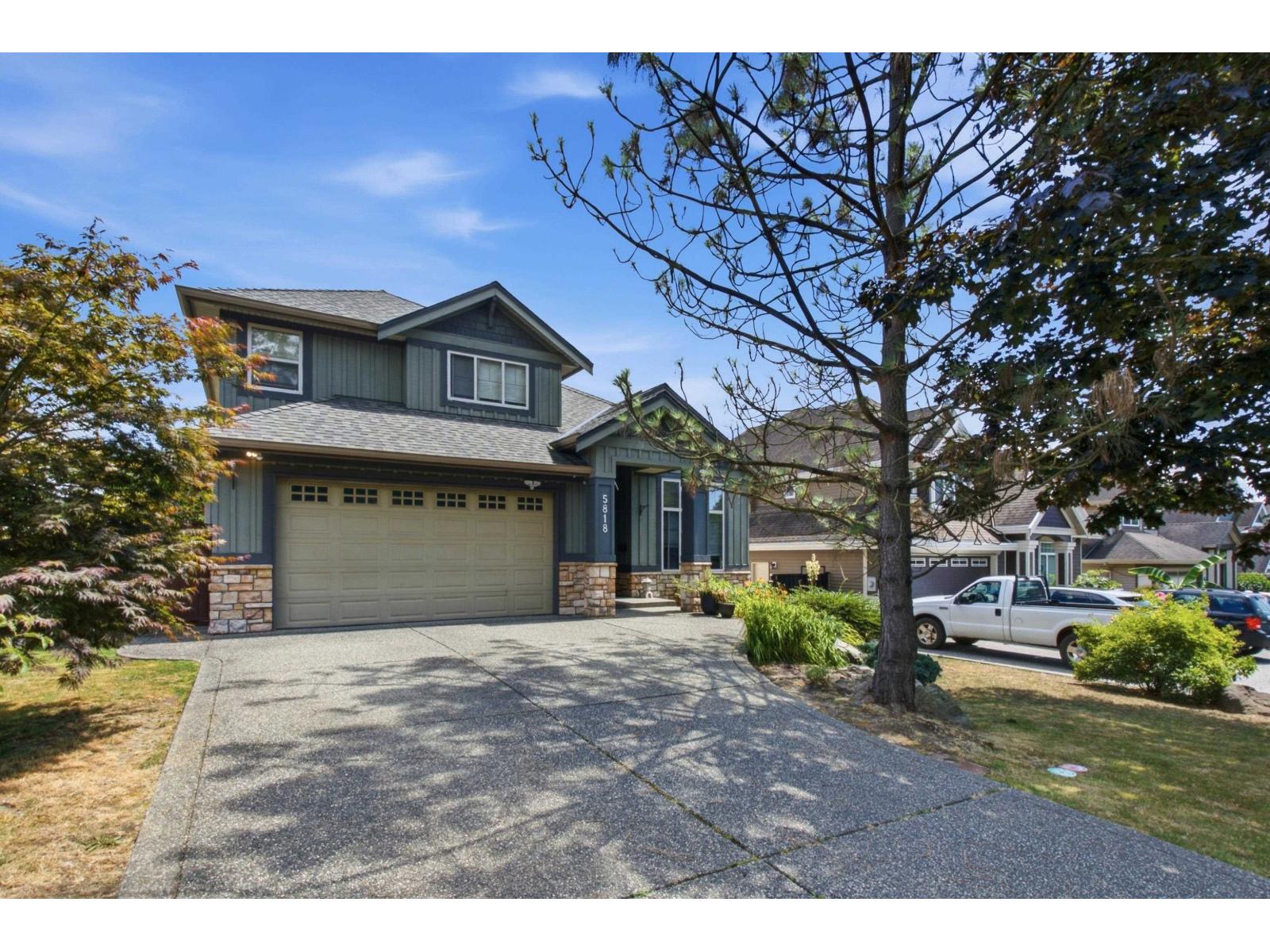 7 Bed, 4 Bath House for Sale in Surrey – 5818 167A STREET, Surrey – MLS# R3151932 - Image 2