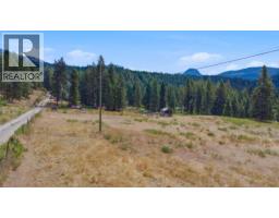Primary Bedroom - 85 Candide Drive, Lumby, BC V0E2G1 Photo 7