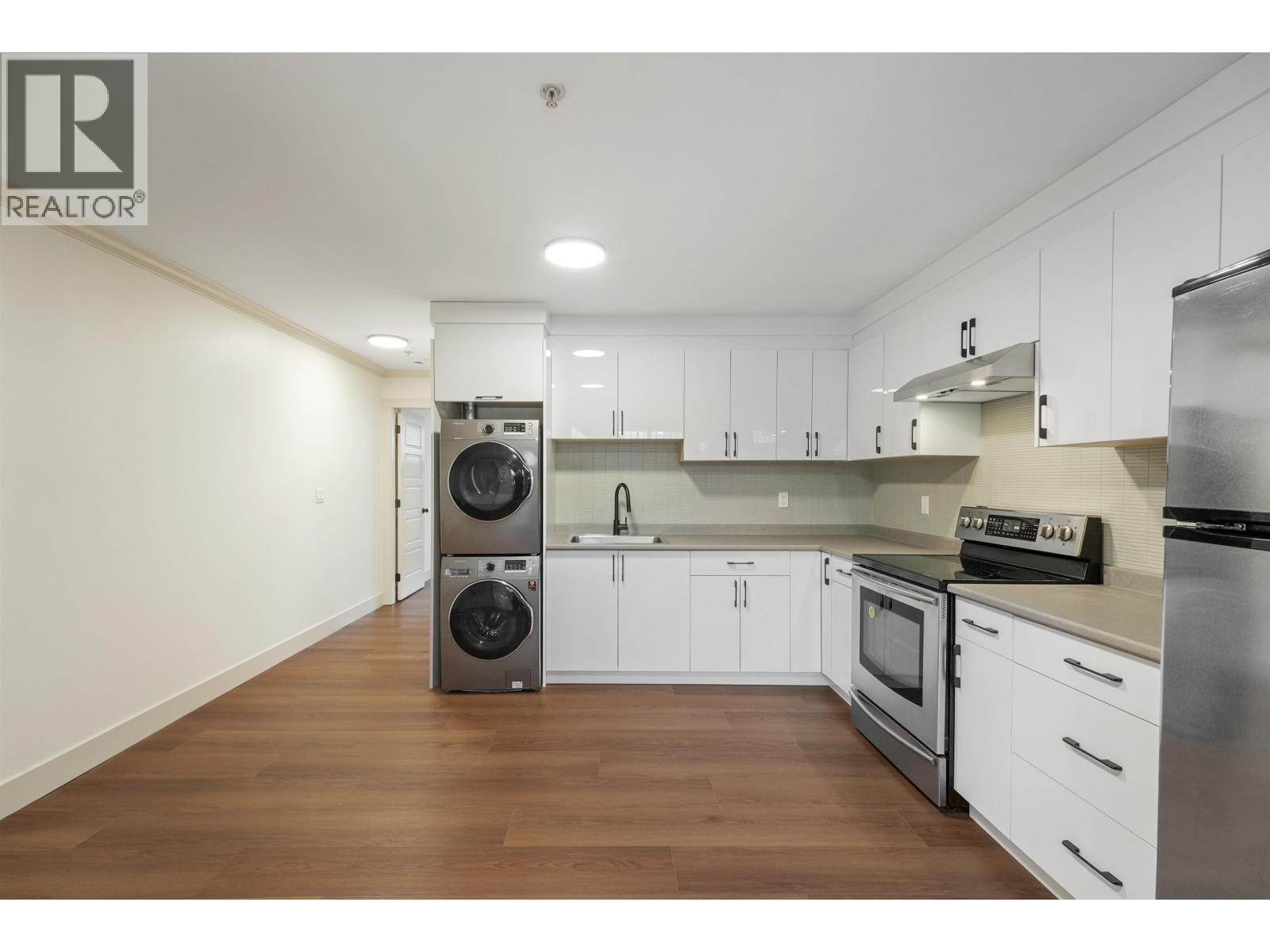 8 Bed, 6 Bath House for Sale in Vancouver – 5454 SLOCAN ST STREET, Vancouver – MLS# R3153283 - Image 28