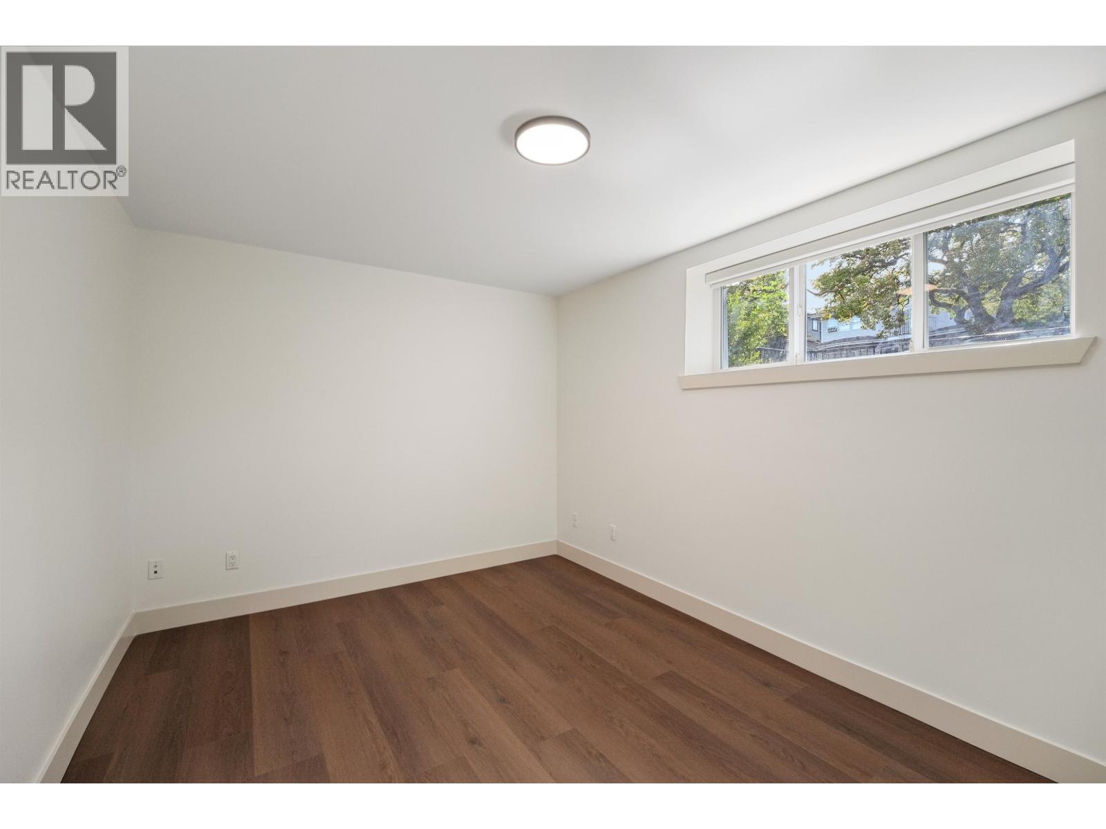8 Bed, 6 Bath House for Sale in Vancouver – 5454 SLOCAN ST STREET, Vancouver – MLS# R3153283 - Image 32