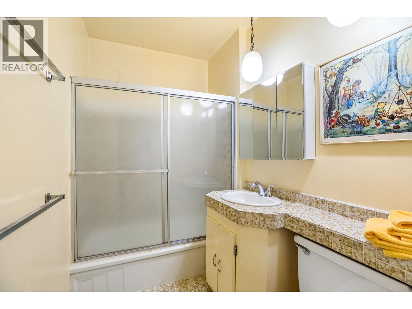 16 N HYTHE AVENUE, Burnaby