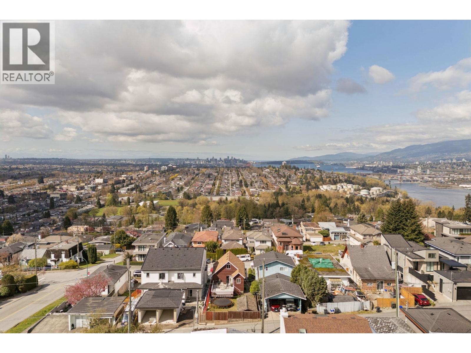 16 N HYTHE AVENUE, Burnaby