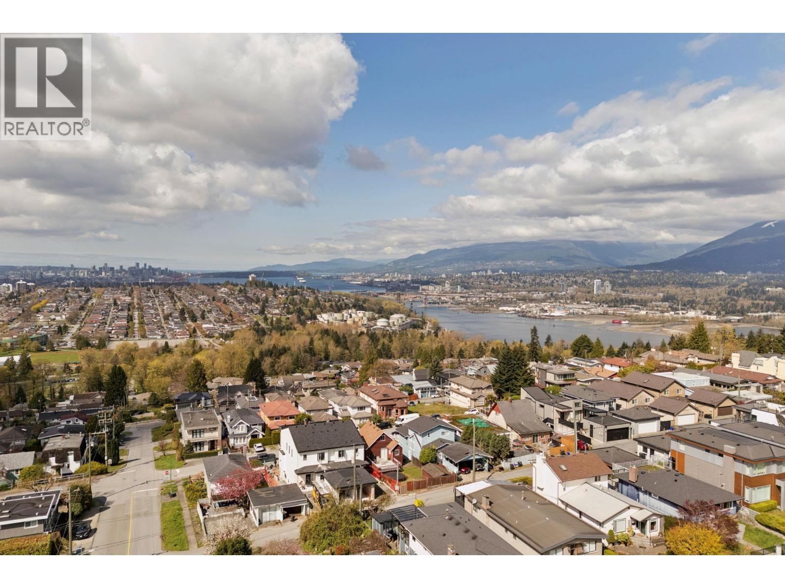 16 N HYTHE AVENUE, Burnaby