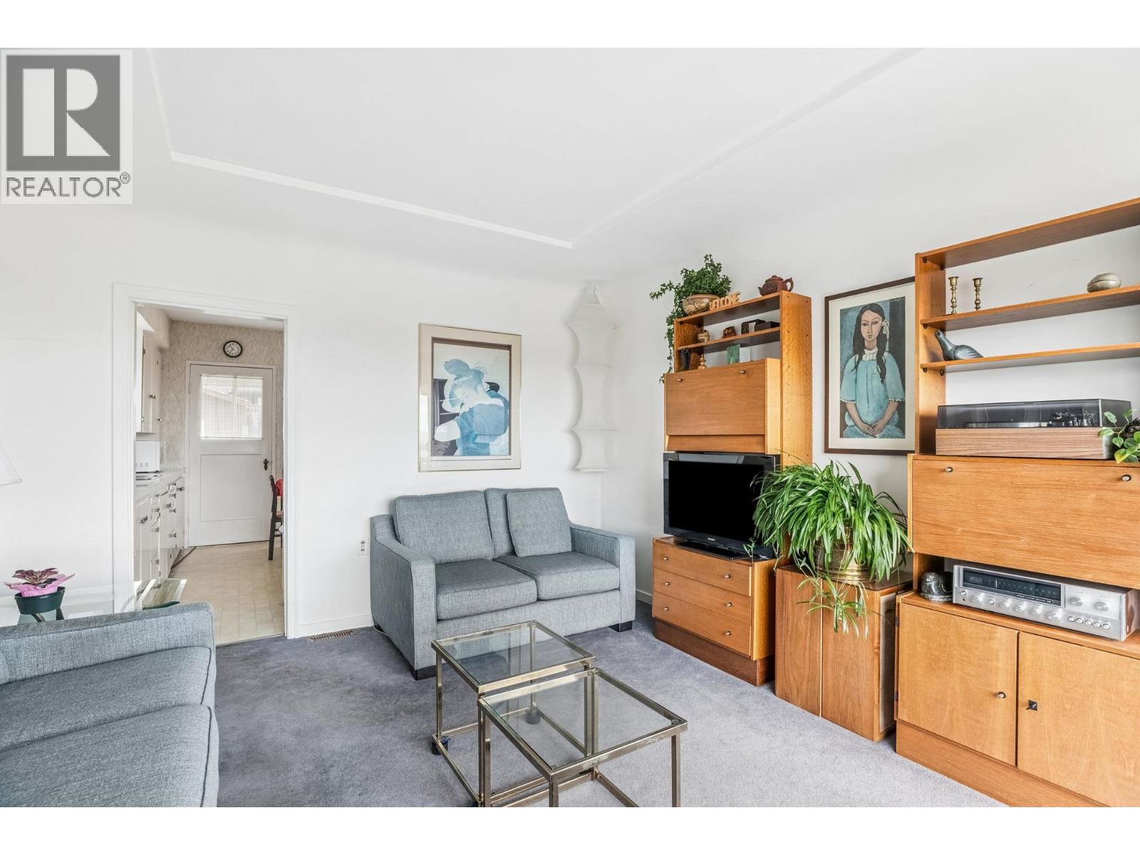16 N HYTHE AVENUE, Burnaby