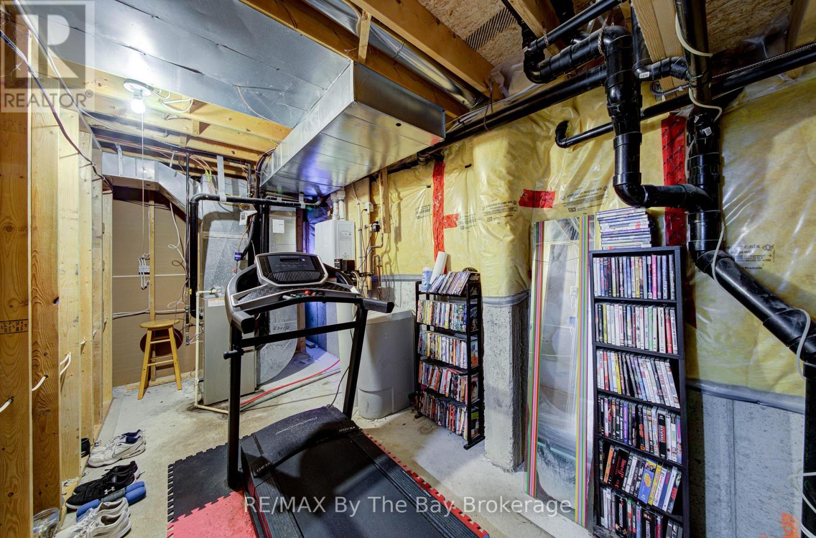 88 WESLEY AVENUE - 35