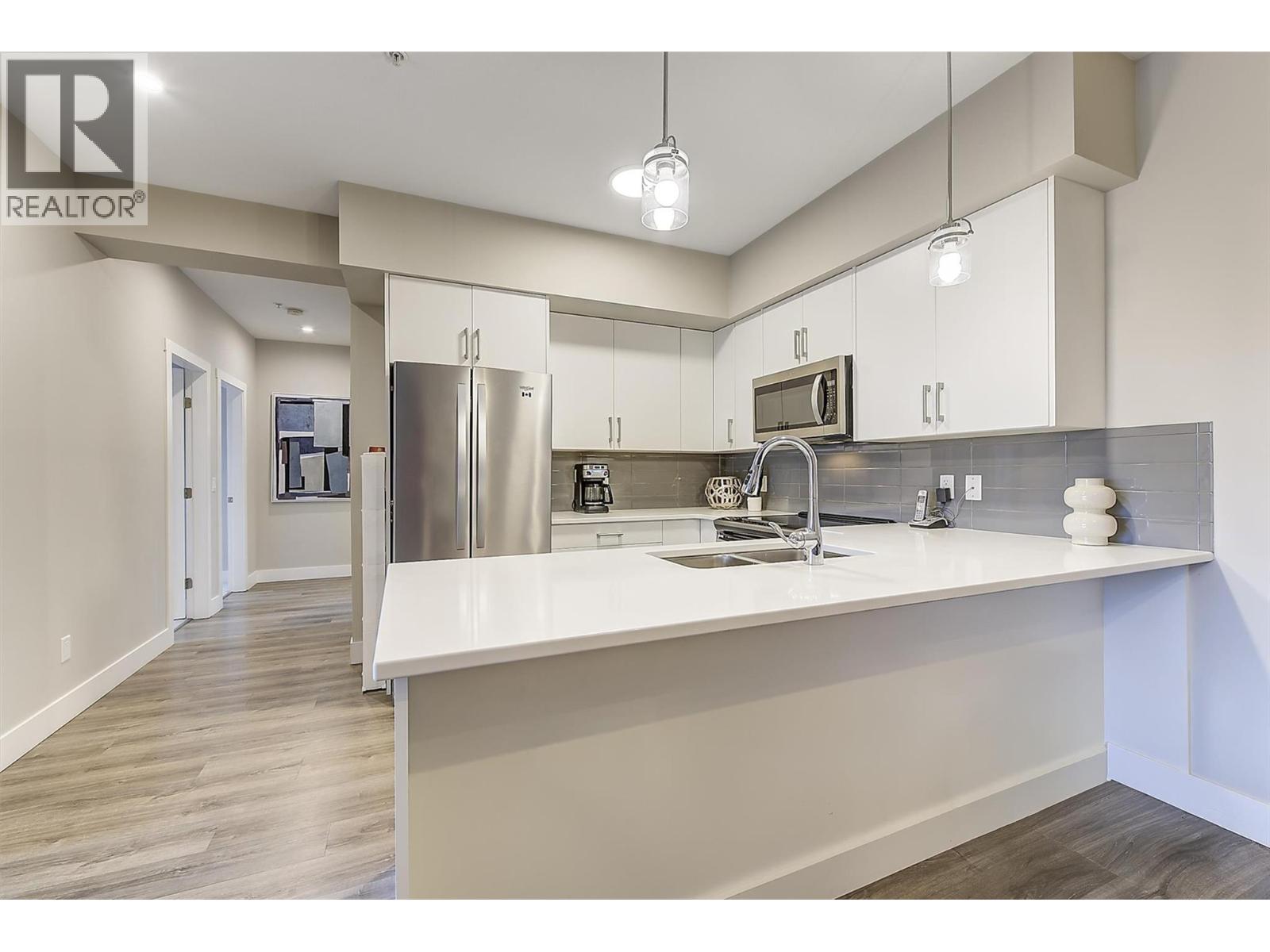 201 3090 Burtch Road, Kelowna