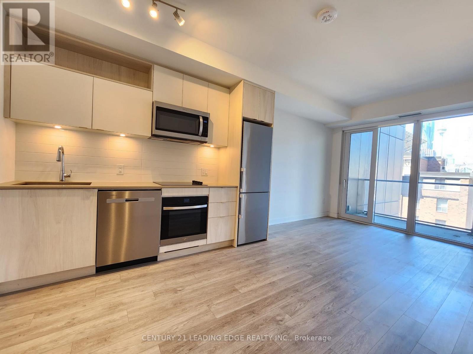 #565 135 LOWER SHERBOURNE STREET - 2