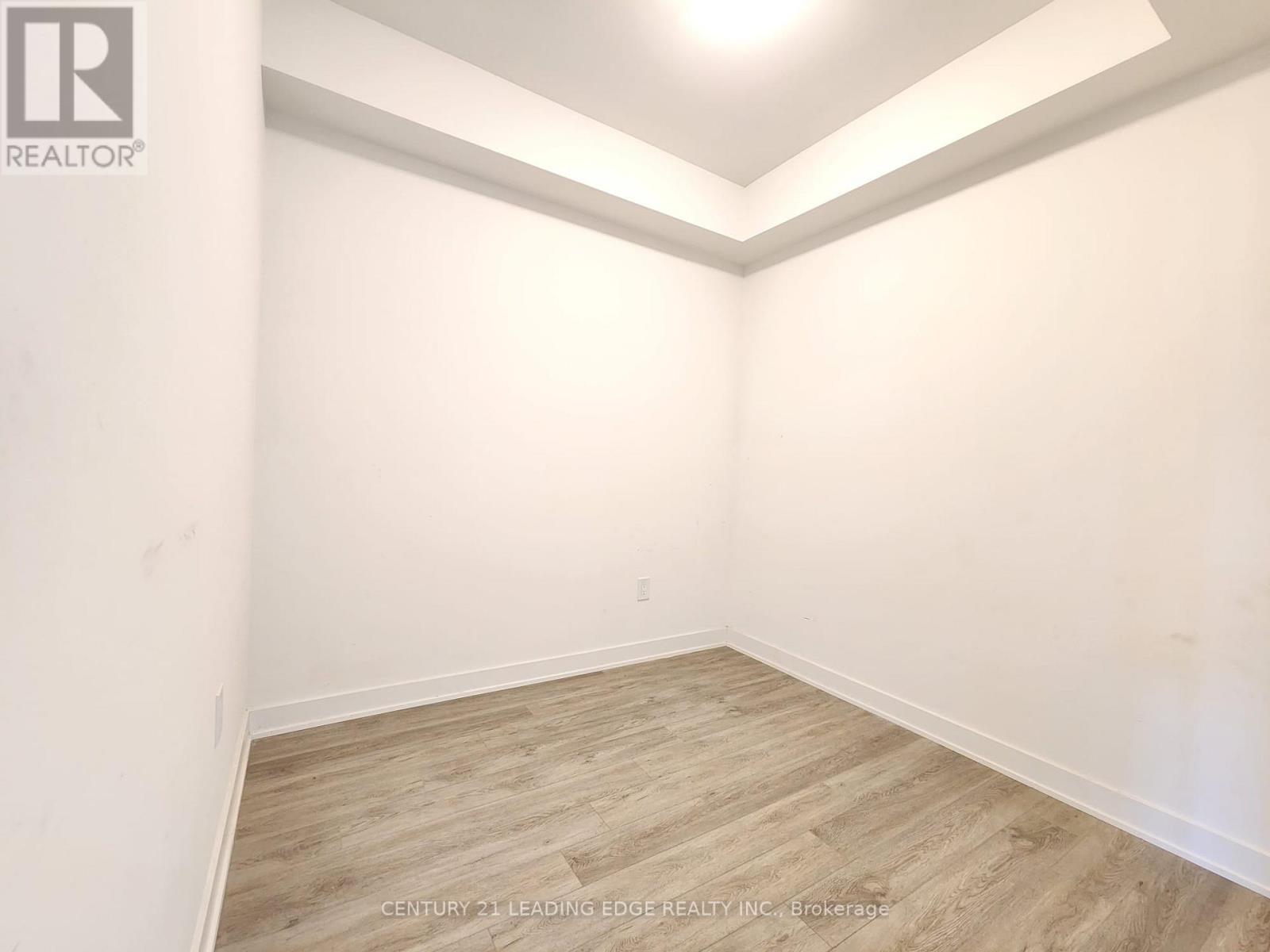 #565 135 LOWER SHERBOURNE STREET - 23