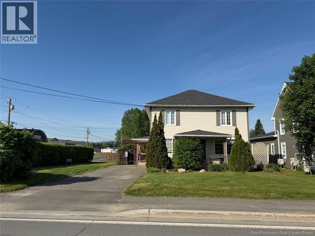 16 Des Érables Avenue