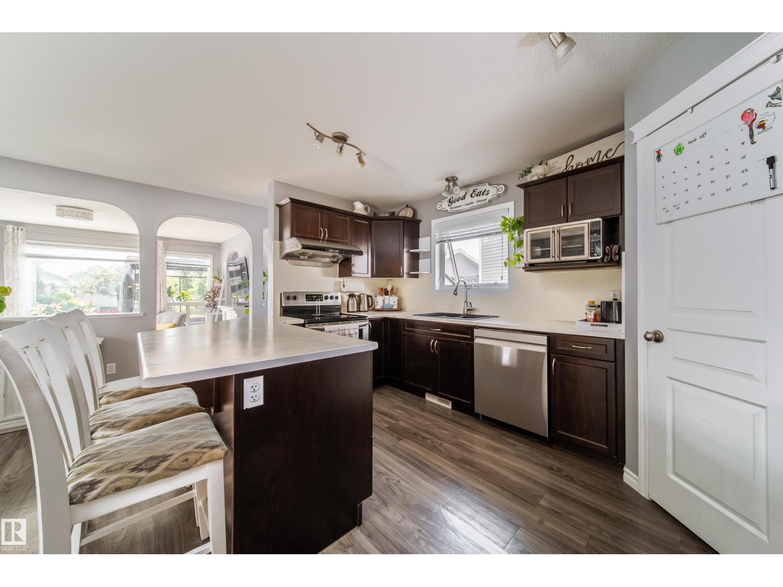 7239 21 AV SW - 12