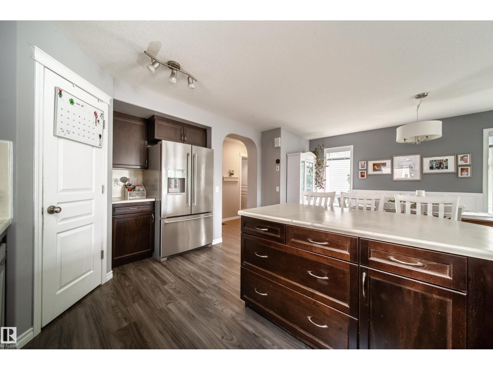7239 21 AV SW - 16