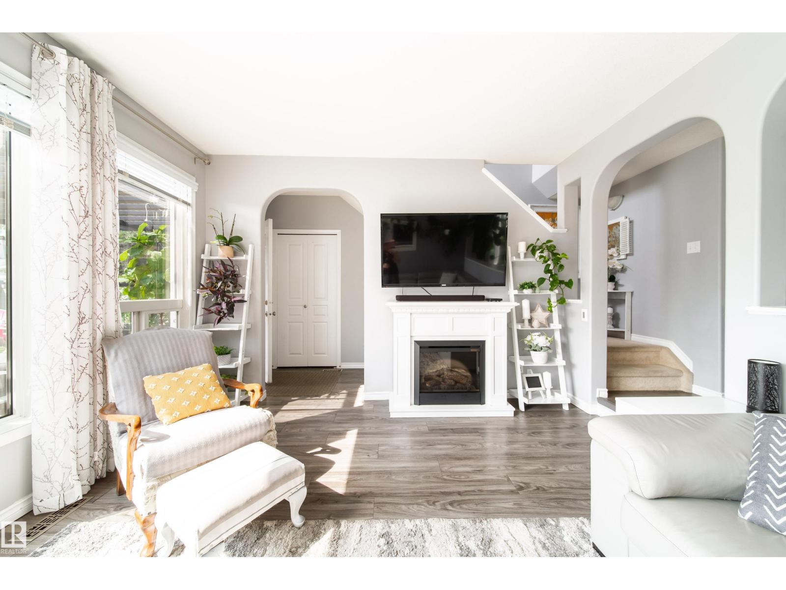 7239 21 AV SW - 24