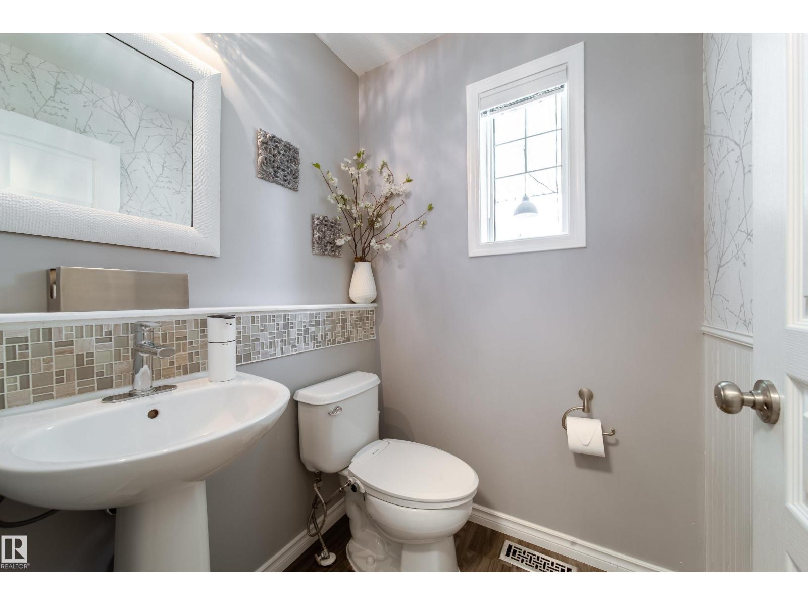 7239 21 AV SW - 25