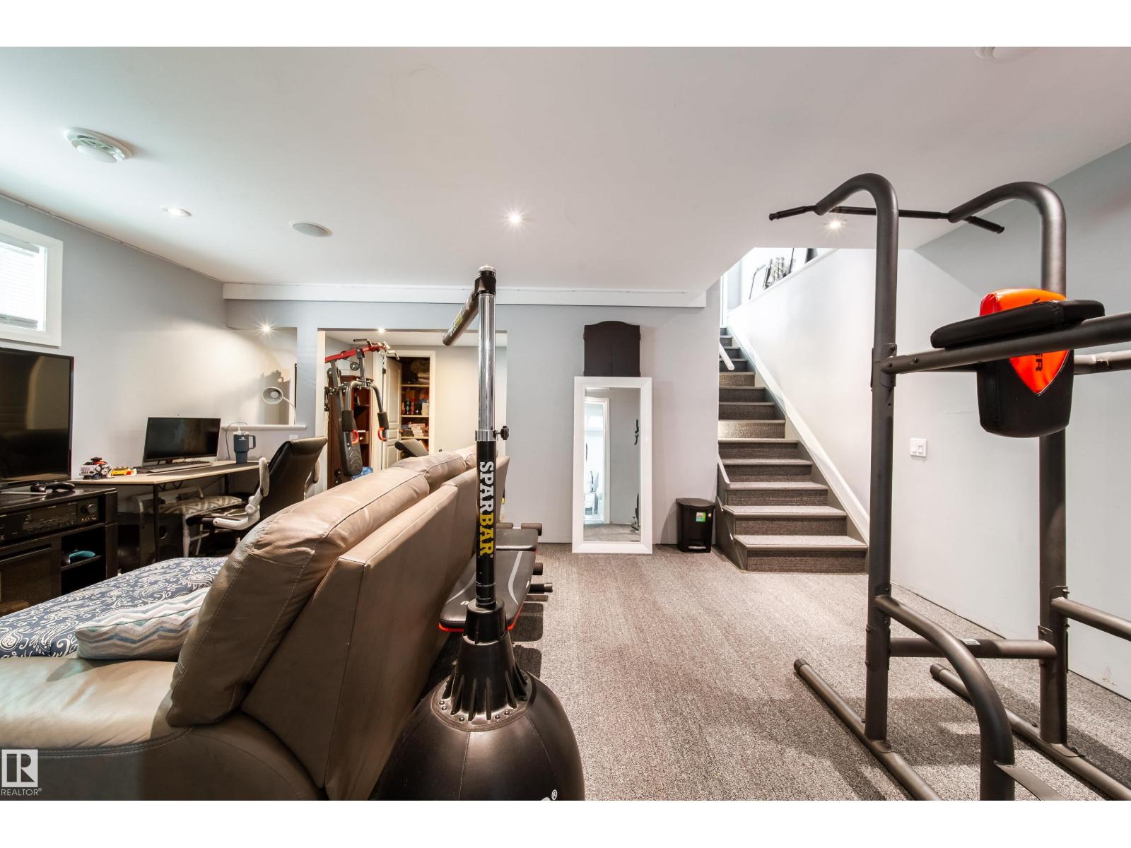 7239 21 AV SW - Image 39