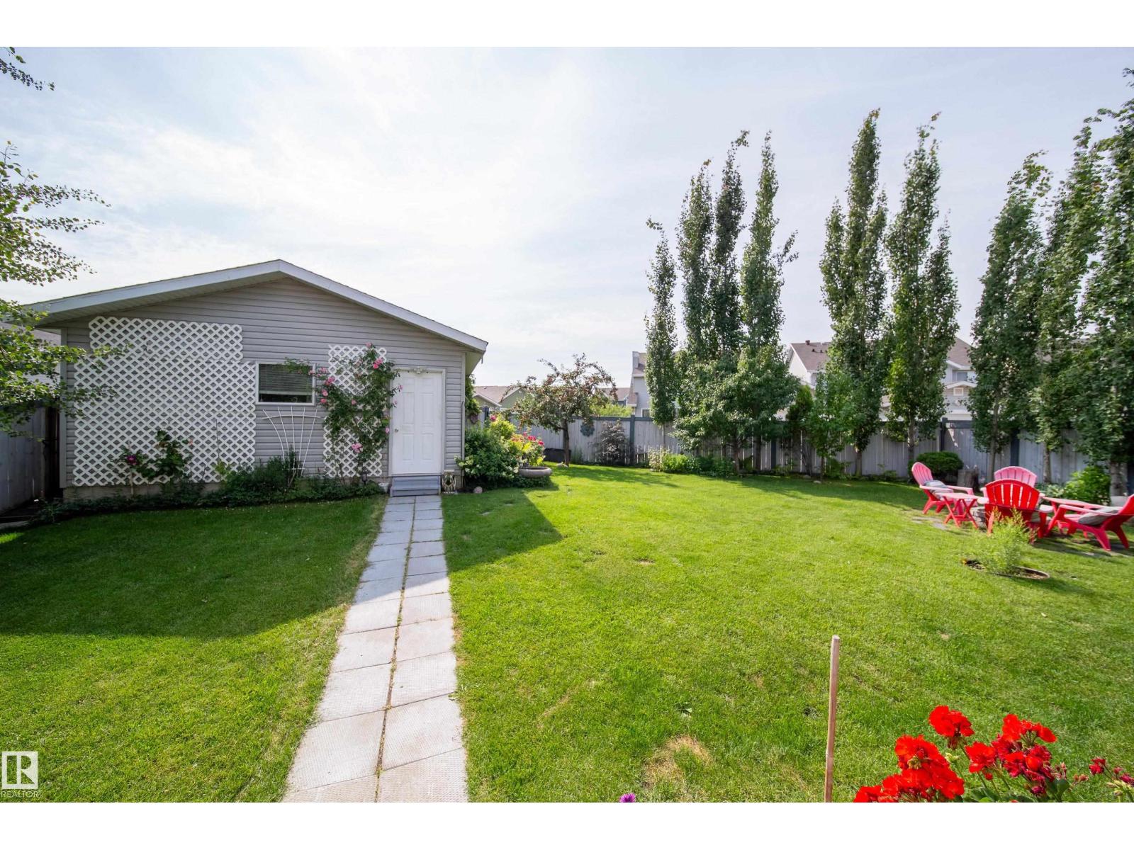 7239 21 AV SW - 47