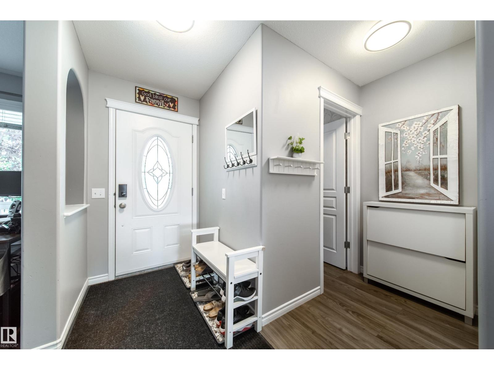 7239 21 AV SW - 7