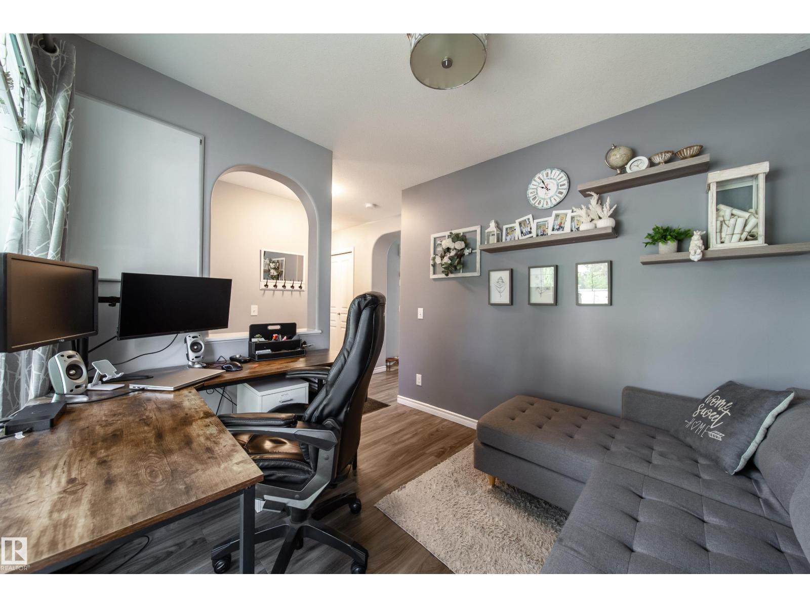 7239 21 AV SW - 9