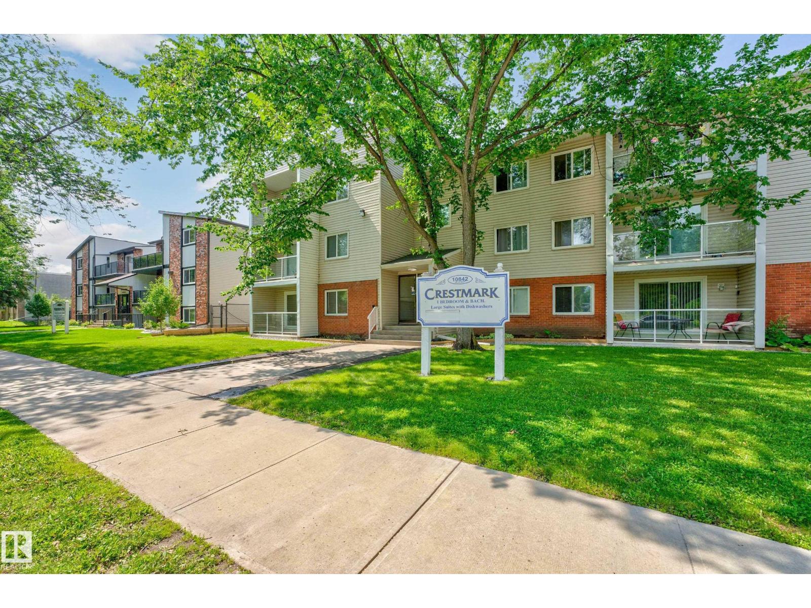 #206 10842 107 ST NW - Image 23