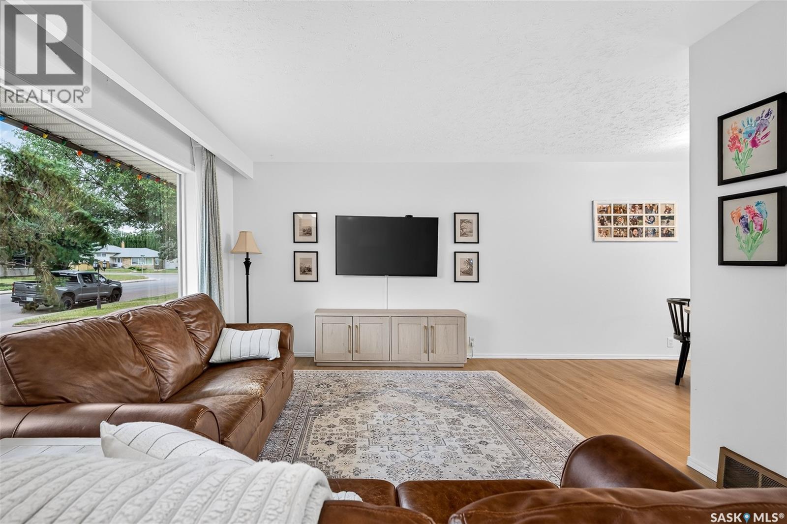1054 Grace STREET, Moose Jaw — photo 3