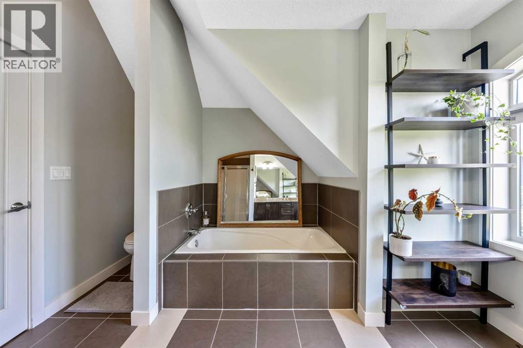 1918 36 Street SW - 39