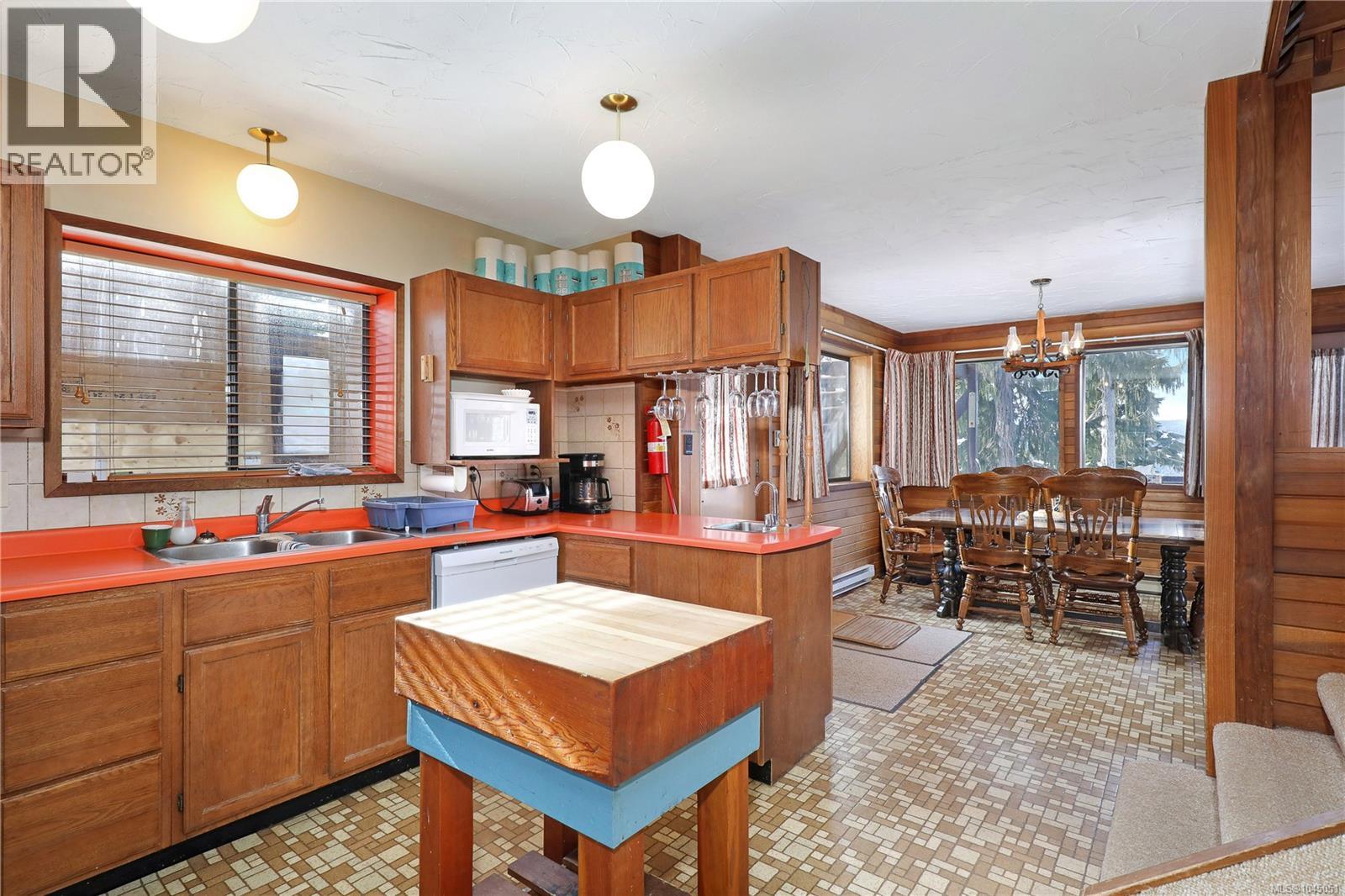 1005 Strata Way - 34
