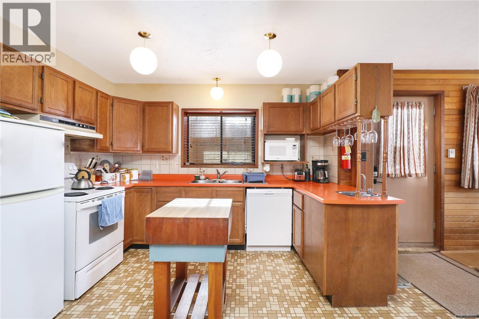 1005 Strata Way - 35