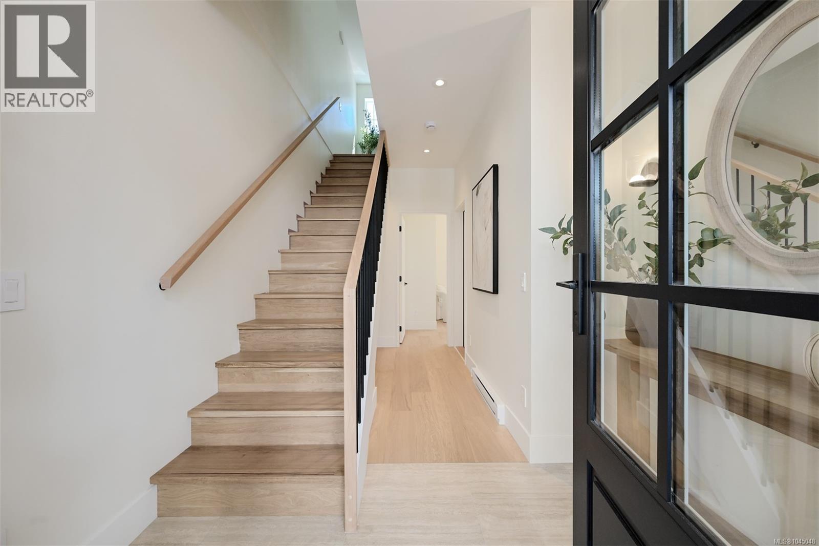 2 1514 Foul Bay Road, Victoria