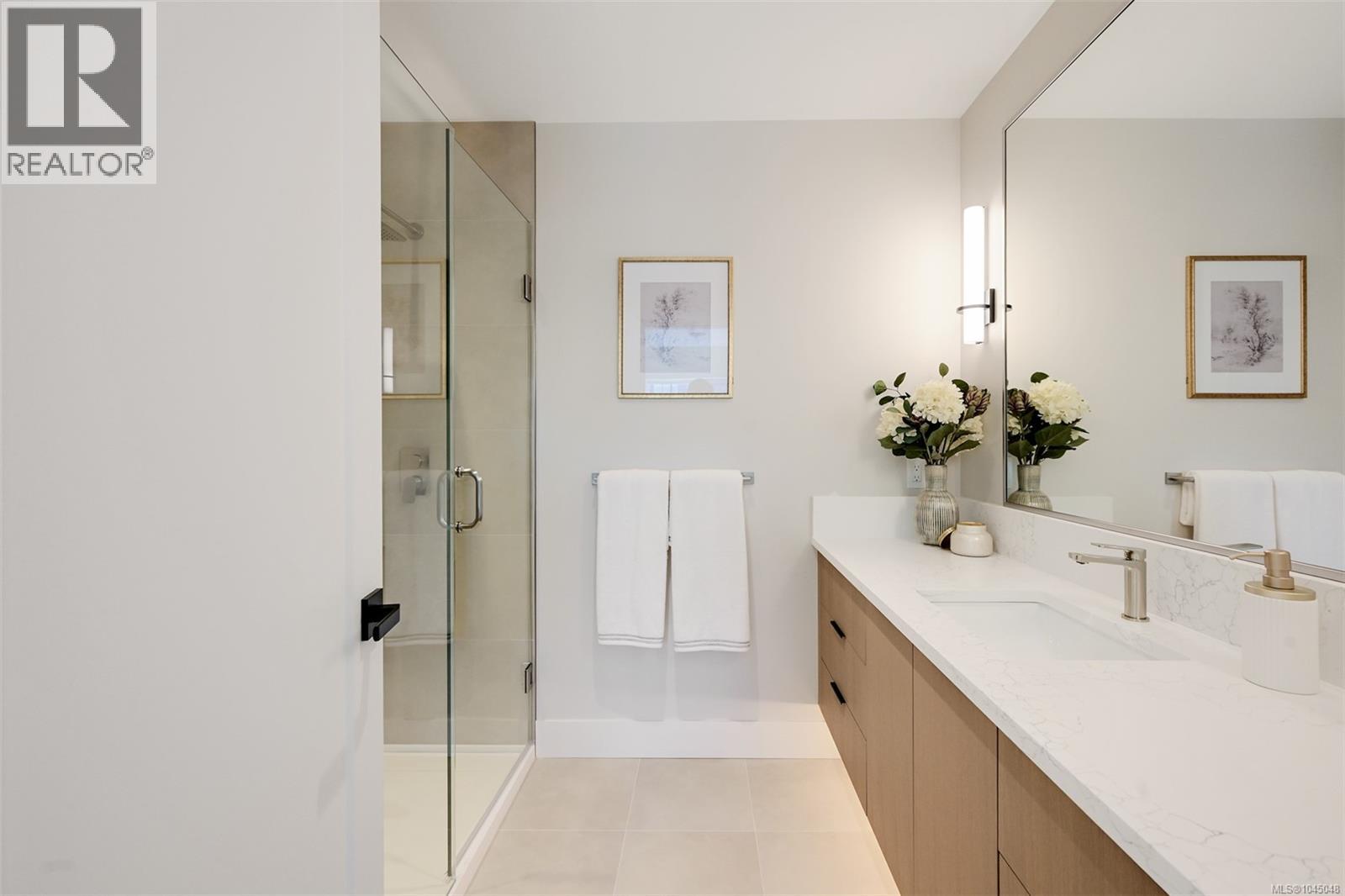 2 1514 Foul Bay Road, Victoria