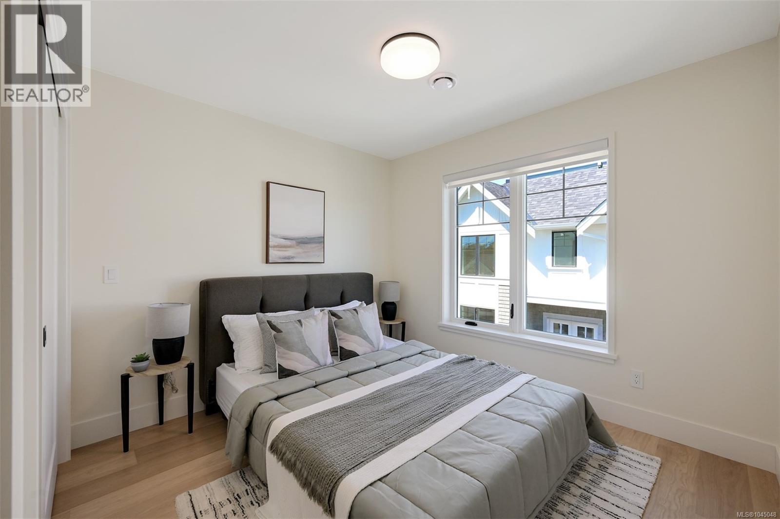 2 1514 Foul Bay Road, Victoria