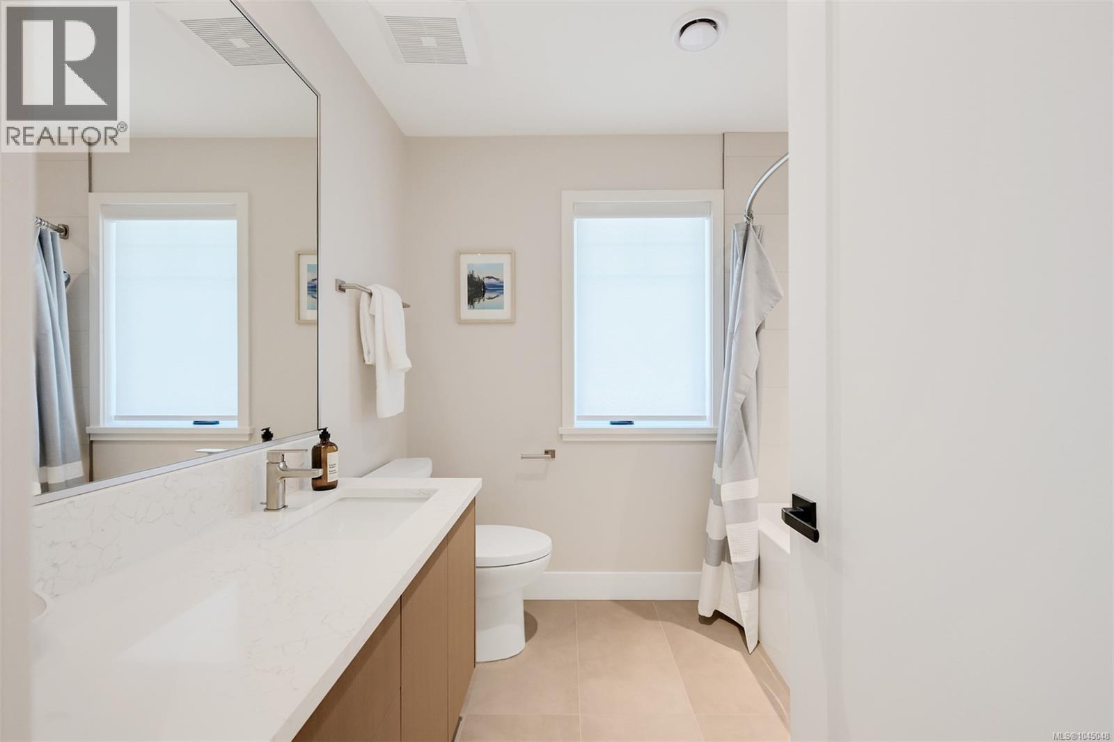 2 1514 Foul Bay Road, Victoria